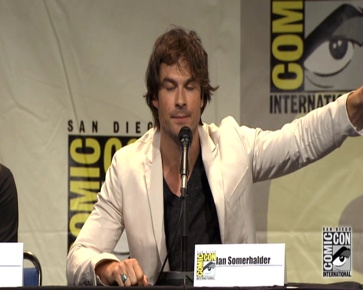 VampireDiariesWorld-dot-nl_S7-dvdextra-2015ComicConPanel0354.jpg