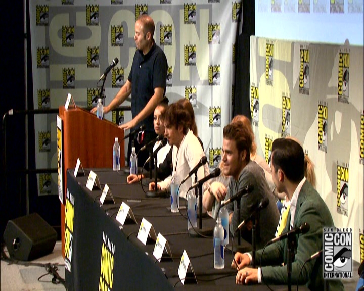 VampireDiariesWorld-dot-nl_S7-dvdextra-2015ComicConPanel0422.jpg