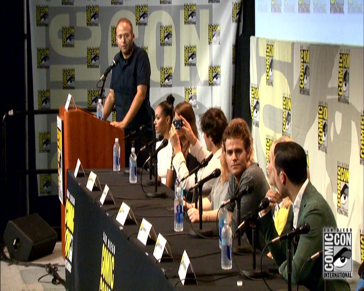 VampireDiariesWorld-dot-nl_S7-dvdextra-2015ComicConPanel0493.jpg
