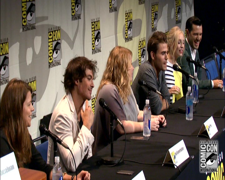 VampireDiariesWorld-dot-nl_S7-dvdextra-2015ComicConPanel0579.jpg VampireDiariesWorld-dot-nl_S7-dvdextra-2015ComicConPanel0579.jpg