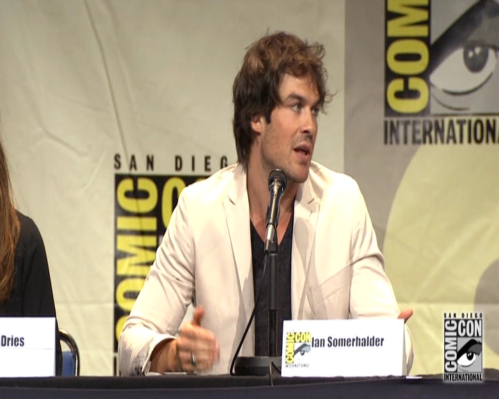 VampireDiariesWorld-dot-nl_S7-dvdextra-2015ComicConPanel0893.jpg
