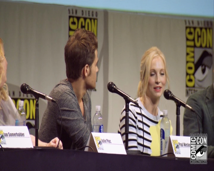 VampireDiariesWorld-dot-nl_S7-dvdextra-2015ComicConPanel0916.jpg VampireDiariesWorld-dot-nl_S7-dvdextra-2015ComicConPanel0916.jpg