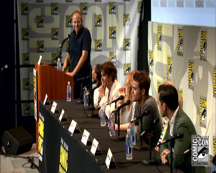 VampireDiariesWorld-dot-nl_S7-dvdextra-2015ComicConPanel0954.jpg