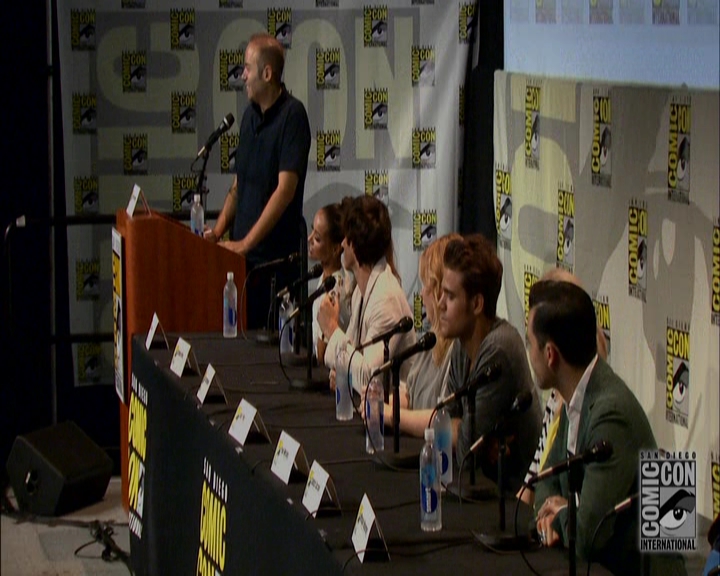 VampireDiariesWorld-dot-nl_S7-dvdextra-2015ComicConPanel0956.jpg