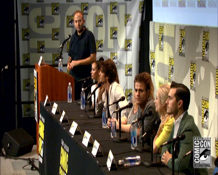 VampireDiariesWorld-dot-nl_S7-dvdextra-2015ComicConPanel1299.jpg VampireDiariesWorld-dot-nl_S7-dvdextra-2015ComicConPanel1299.jpg