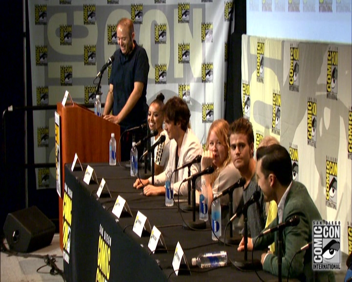 VampireDiariesWorld-dot-nl_S7-dvdextra-2015ComicConPanel1480.jpg