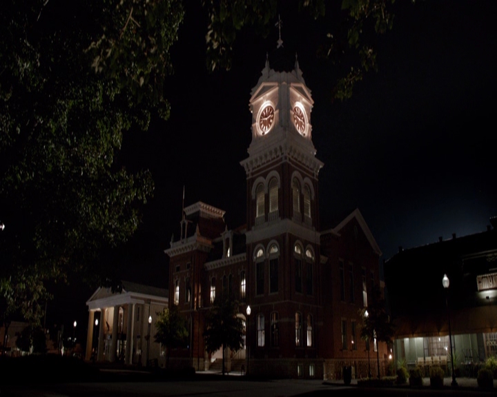 VampireDiariesWorld-dot-nl_S7-dvdextra-ComeVisitGeorgiaPSA0141.jpg