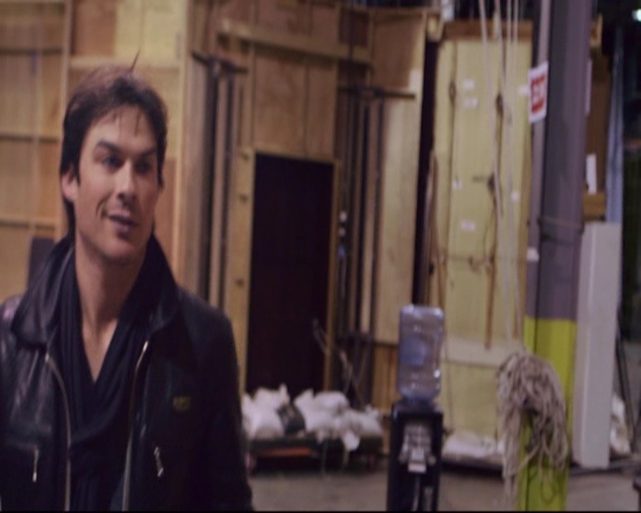 VampireDiariesWorld-dot-nl_S7-dvdextra-DirectingVampires0042.jpg