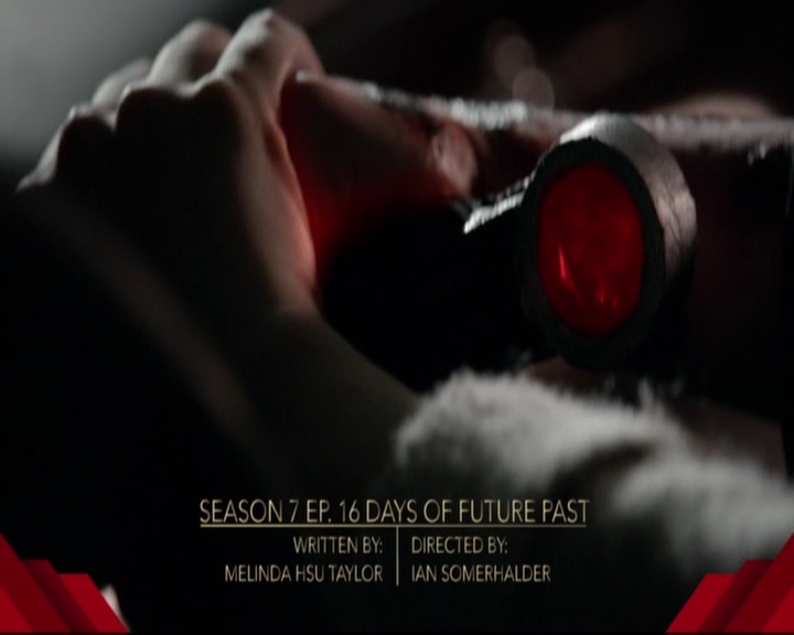VampireDiariesWorld-dot-nl_S7-dvdextra-DirectingVampires0056.jpg