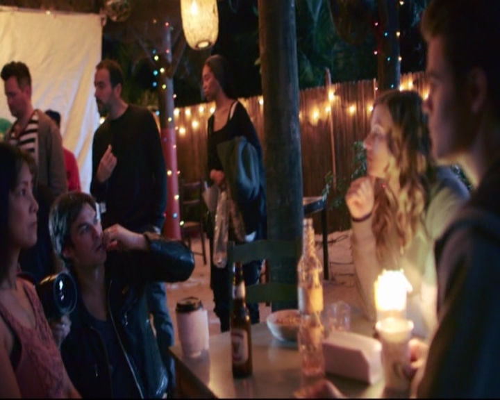 VampireDiariesWorld-dot-nl_S7-dvdextra-DirectingVampires0122.jpg