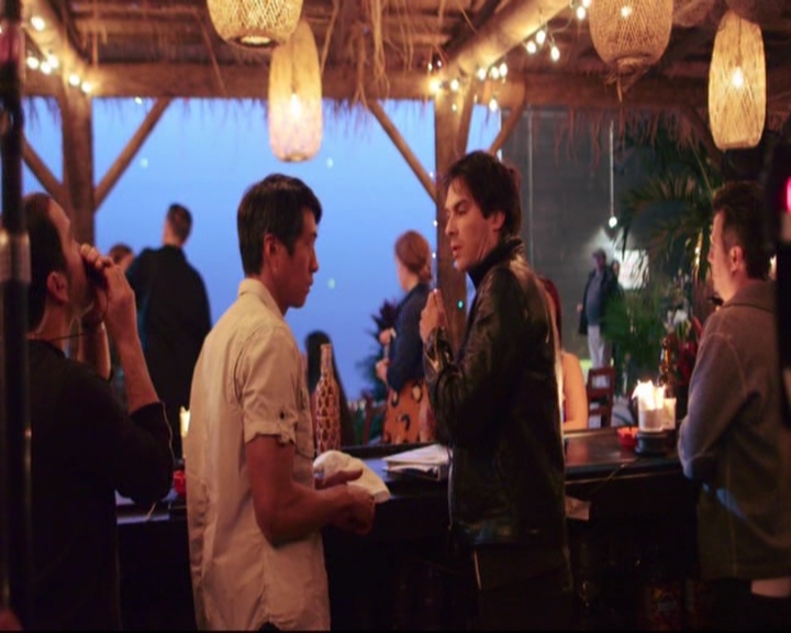 VampireDiariesWorld-dot-nl_S7-dvdextra-DirectingVampires0126.jpg