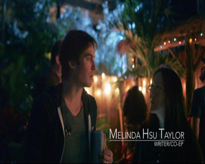VampireDiariesWorld-dot-nl_S7-dvdextra-DirectingVampires0142.jpg