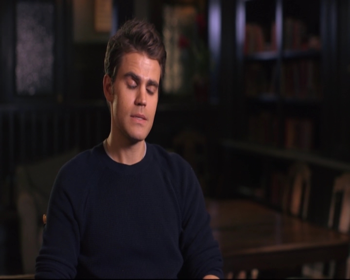 VampireDiariesWorld-dot-nl_S7-dvdextra-DirectingVampires0187.jpg