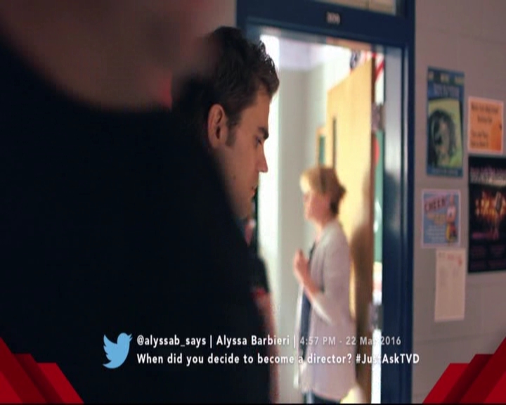 VampireDiariesWorld-dot-nl_S7-dvdextra-DirectingVampires0212.jpg