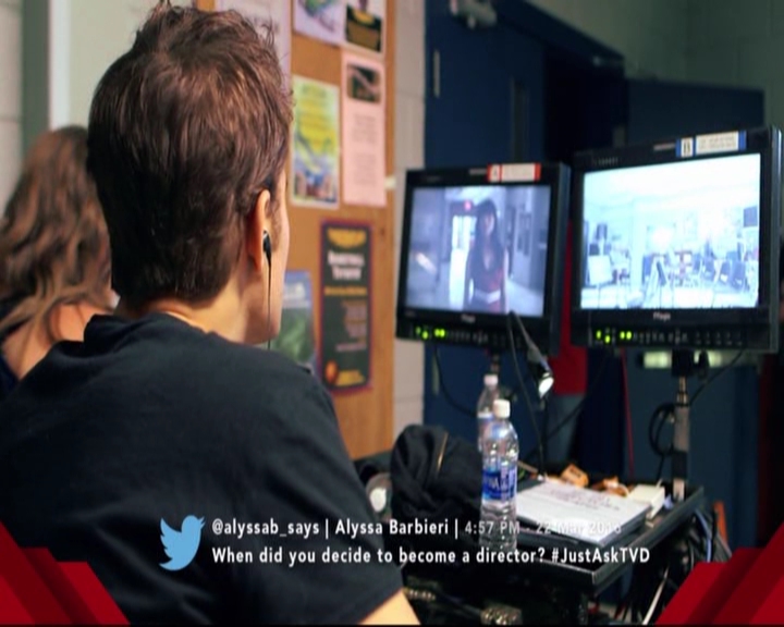 VampireDiariesWorld-dot-nl_S7-dvdextra-DirectingVampires0218.jpg