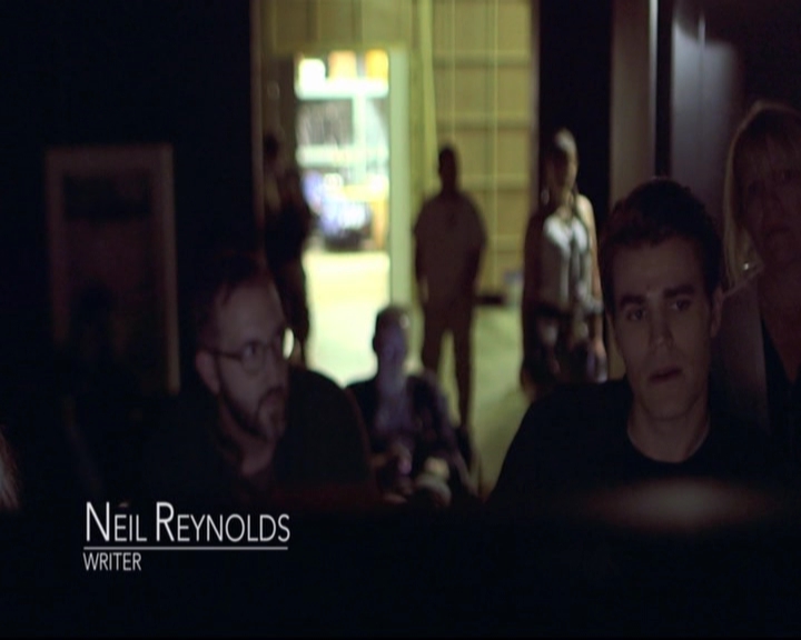 VampireDiariesWorld-dot-nl_S7-dvdextra-DirectingVampires0232.jpg