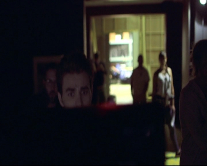 VampireDiariesWorld-dot-nl_S7-dvdextra-DirectingVampires0237.jpg