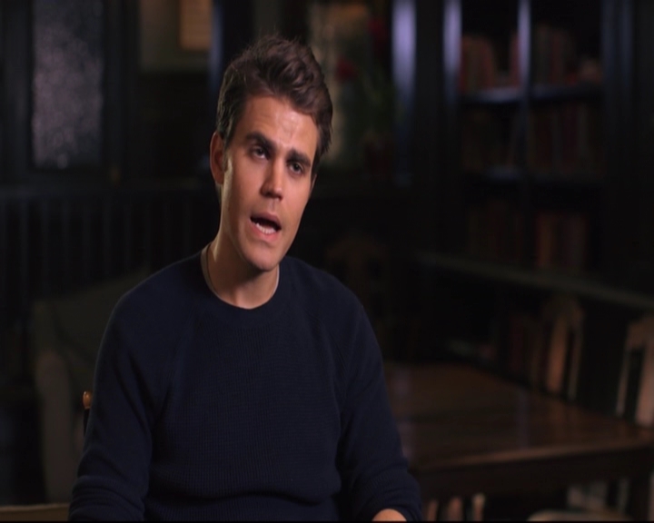 VampireDiariesWorld-dot-nl_S7-dvdextra-DirectingVampires0239.jpg