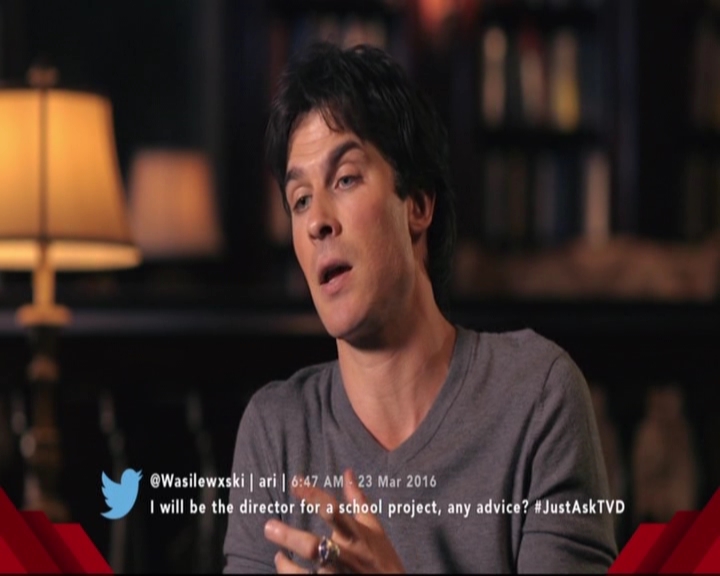 VampireDiariesWorld-dot-nl_S7-dvdextra-DirectingVampires0329.jpg