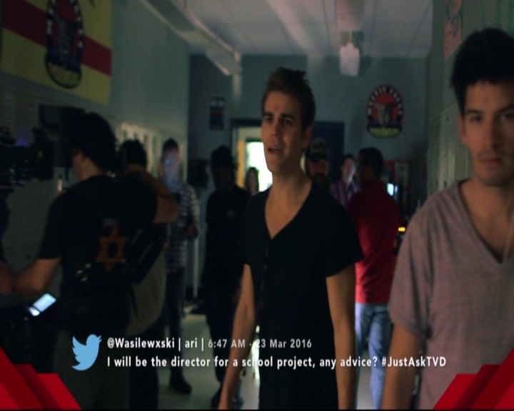 VampireDiariesWorld-dot-nl_S7-dvdextra-DirectingVampires0334.jpg