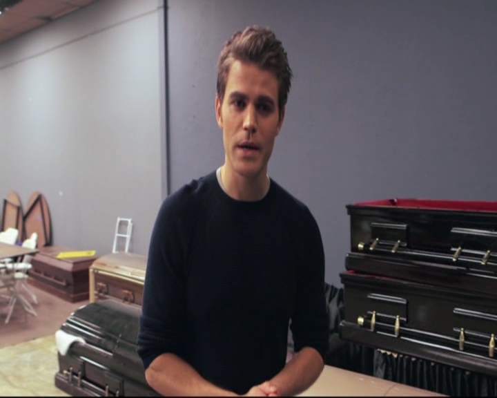 VampireDiariesWorld-dot-nl_S7-dvdextra-DirectingVampires0395.jpg