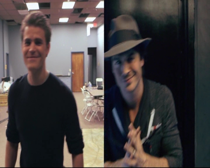 VampireDiariesWorld-dot-nl_S7-dvdextra-DirectingVampires0398.jpg
