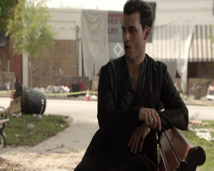 VampireDiariesWorld-dot-nl_S7-dvdextra-GAGReel0196.jpg