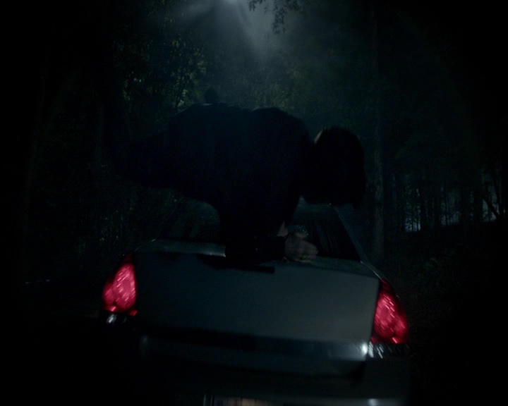 VampireDiaries-dot-nl_VampireDiaries-8x01HelloBrother0045.jpg