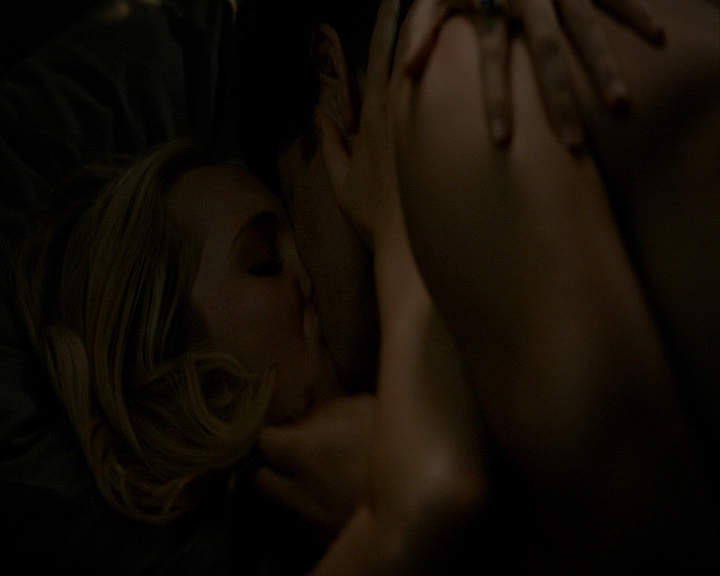 VampireDiaries-dot-nl_VampireDiaries-8x01HelloBrother0301.jpg