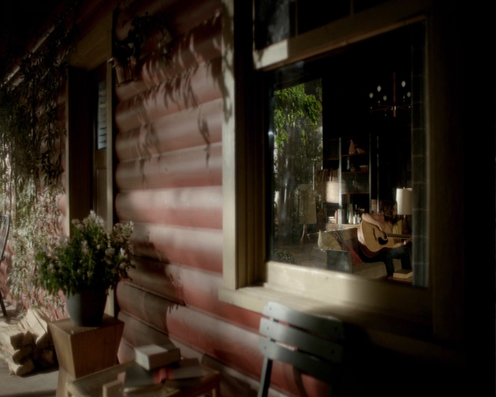 VampireDiaries-dot-nl_VampireDiaries-8x01HelloBrother0313.jpg