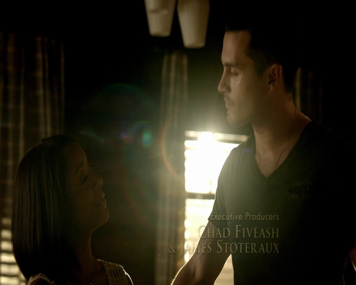 VampireDiaries-dot-nl_VampireDiaries-8x01HelloBrother0390.jpg