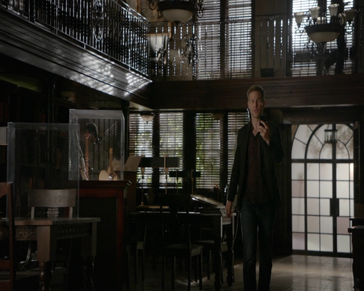 VampireDiaries-dot-nl_VampireDiaries-8x01HelloBrother0509.jpg