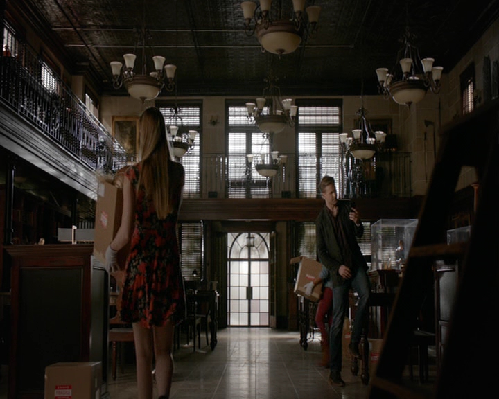 VampireDiaries-dot-nl_VampireDiaries-8x01HelloBrother0512.jpg