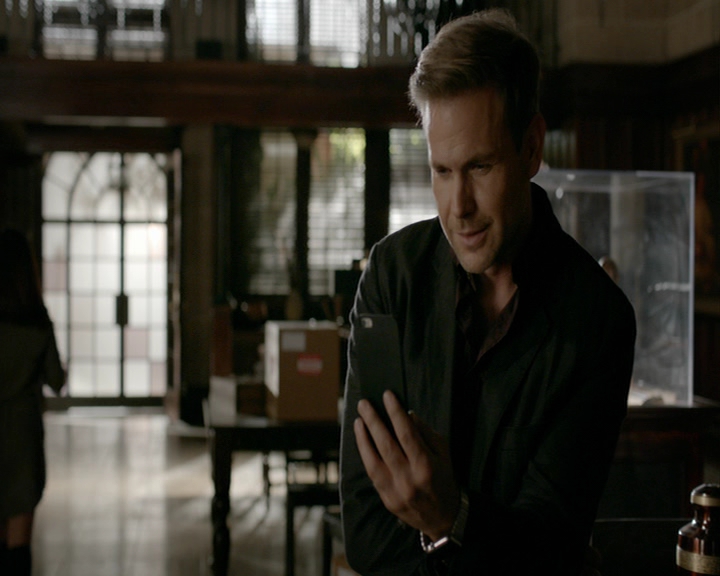 VampireDiaries-dot-nl_VampireDiaries-8x01HelloBrother0528.jpg