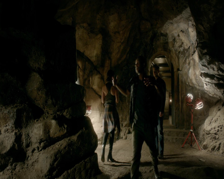 VampireDiaries-dot-nl_VampireDiaries-8x01HelloBrother0582.jpg