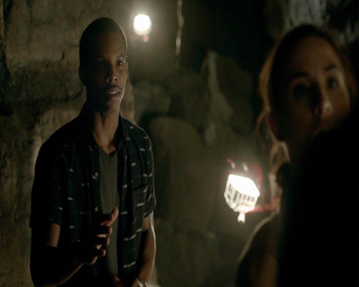 VampireDiaries-dot-nl_VampireDiaries-8x01HelloBrother0605.jpg