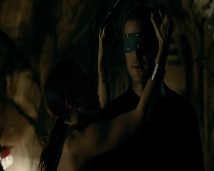 VampireDiaries-dot-nl_VampireDiaries-8x01HelloBrother0609.jpg