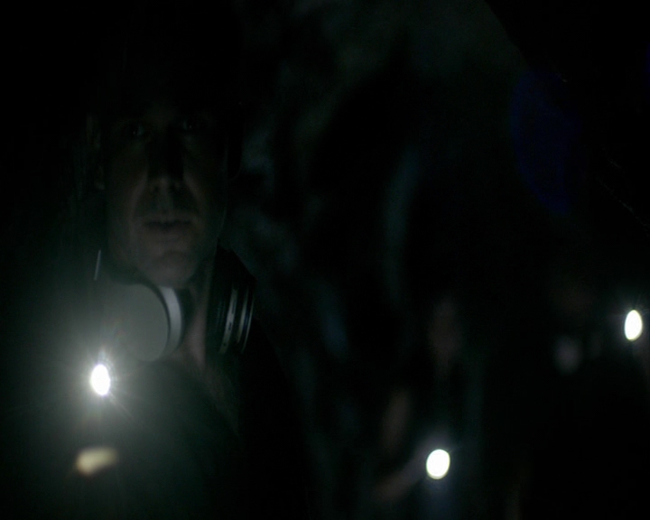 VampireDiaries-dot-nl_VampireDiaries-8x01HelloBrother0822.jpg