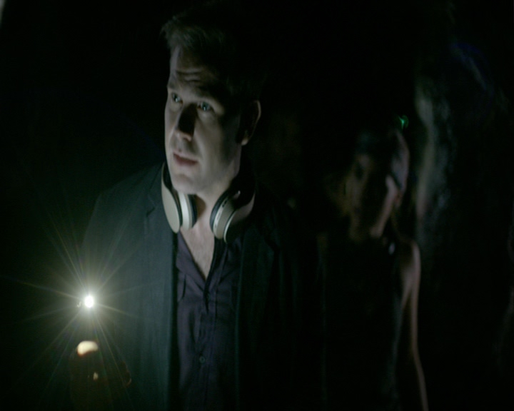 VampireDiaries-dot-nl_VampireDiaries-8x01HelloBrother0943.jpg