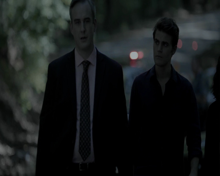 VampireDiaries-dot-nl_VampireDiaries-8x01HelloBrother1020.jpg
