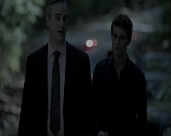 VampireDiaries-dot-nl_VampireDiaries-8x01HelloBrother1021.jpg