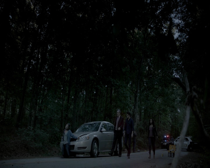 VampireDiaries-dot-nl_VampireDiaries-8x01HelloBrother1024.jpg