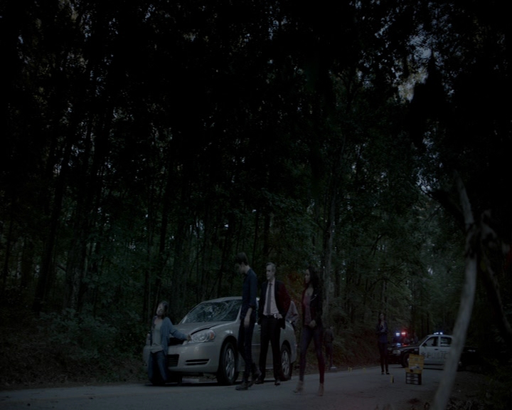 VampireDiaries-dot-nl_VampireDiaries-8x01HelloBrother1027.jpg