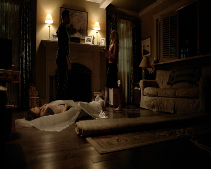 VampireDiaries-dot-nl_VampireDiaries-8x01HelloBrother1718.jpg