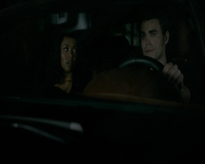 VampireDiaries-dot-nl_VampireDiaries-8x01HelloBrother1854.jpg