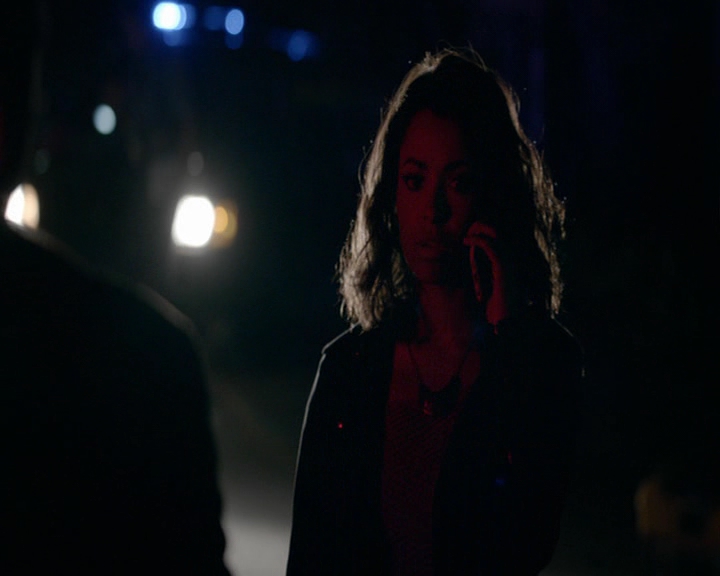 VampireDiaries-dot-nl_VampireDiaries-8x01HelloBrother1932.jpg