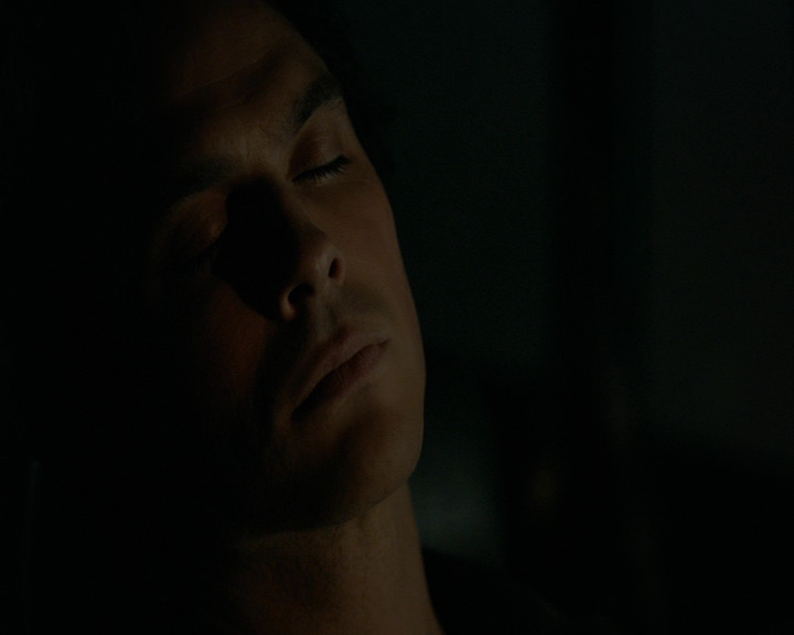VampireDiaries-dot-nl_VampireDiaries-8x01HelloBrother2107.jpg