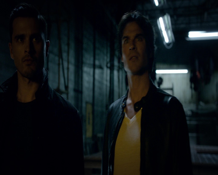 VampireDiaries-dot-nl_VampireDiaries-8x01HelloBrother2311.jpg