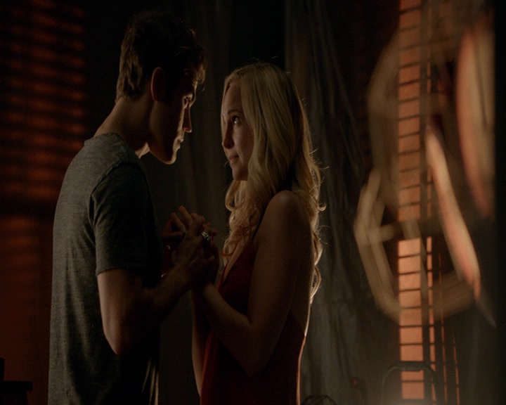 VampireDiaries-dot-nl_VampireDiaries-8x02TodayWillBeDifferent2271.jpg