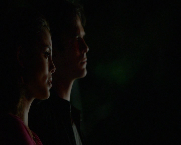 VampireDiaries-dot-nl_VampireDiaries-8x03YouDecidedThatIWasWorthSaving0075.jpg